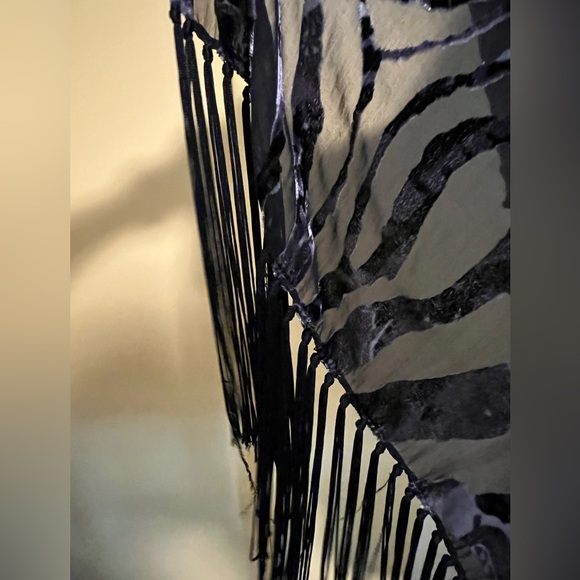 Velvety sheer shawl/scarf/coverup - Picture 6 of 6